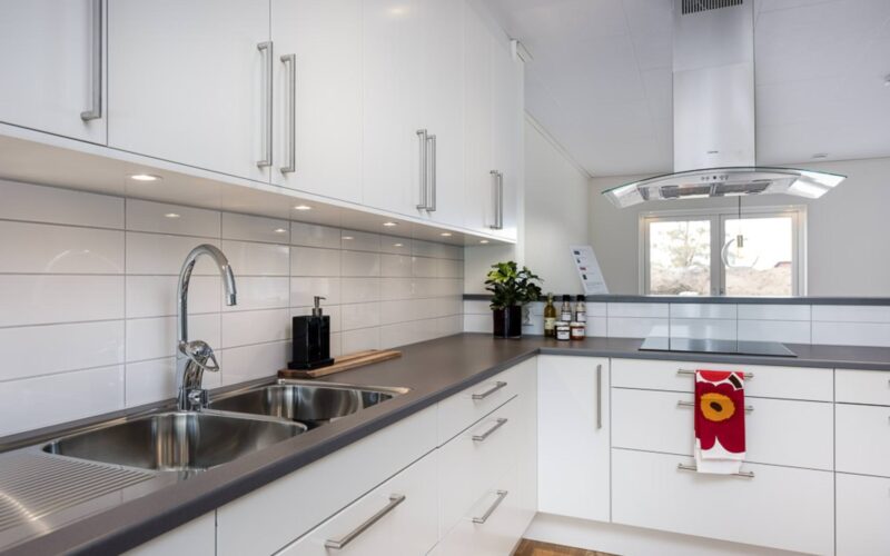 1. Måleri & Renovering